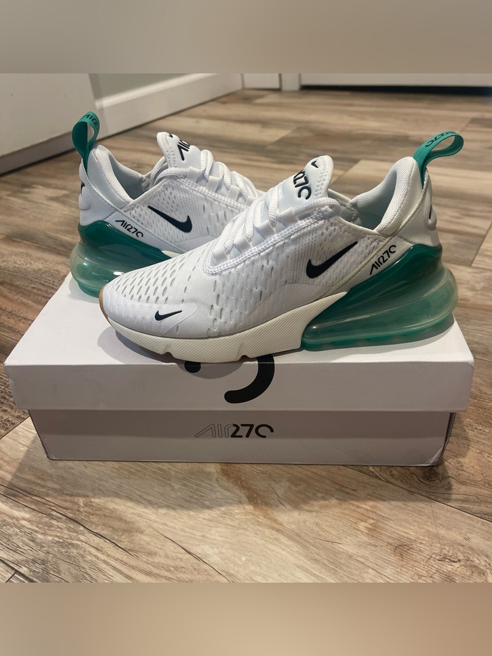 Nike Air Max 270 Stadium GreenWhite Sneakers Women’s Size 6.5 NIB AH6789-125